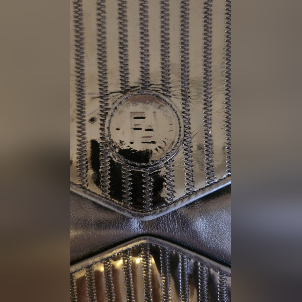 LIKE NEW!!!! FENDI CLUTCH - Picture 2 of 14